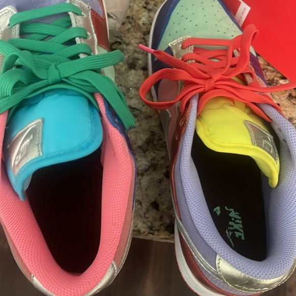 Nike dunk low sunset pulse worn two times like new - Picture 9 of 12